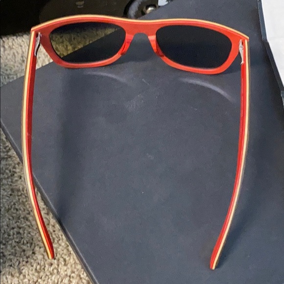 Sunglasses - Picture 3 of 10